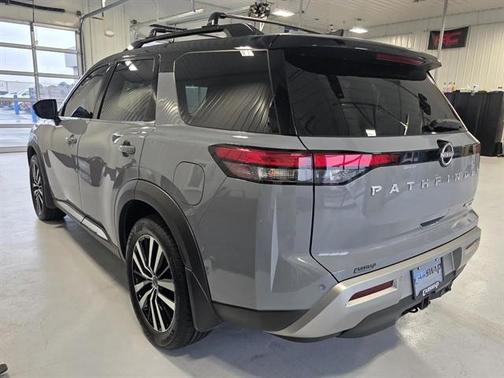 2024 Nissan Pathfinder Platinum 4WD