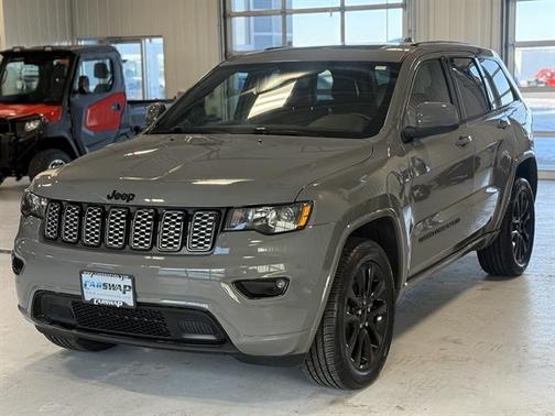2022 Jeep Grand Cherokee Laredo