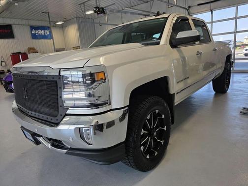 Pearl 2017 Chevrolet Silverado 1500 LTZ