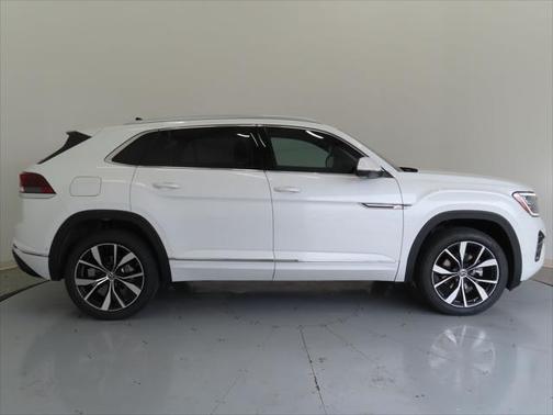 2025 Volkswagen Atlas Cross Sport 2.0T SEL Premium