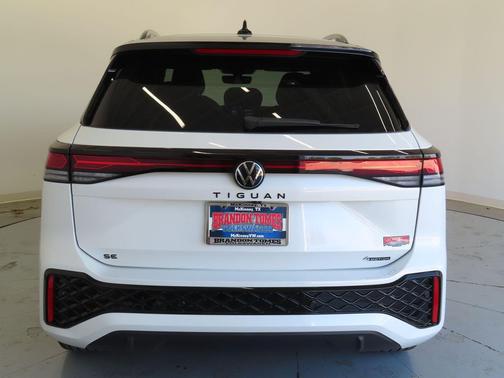 2025 Volkswagen Tiguan 2.0T SE R-Line Black 4MOTION
