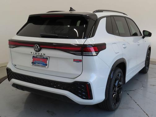 2025 Volkswagen Tiguan 2.0T SE R-Line Black