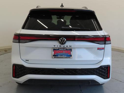 2025 Volkswagen Tiguan 2.0T SE R-Line Black