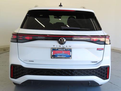 2026 Volkswagen Tiguan 2.0T SEL R-Line 4MOTION