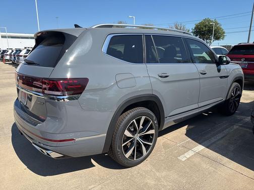 2026 Volkswagen Atlas 2.0T SEL Premium R-Line 4MOTION