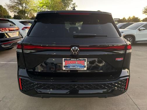 2025 Volkswagen Tiguan 2.0T SE R-Line Black