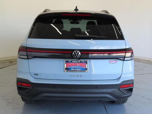 2026 Volkswagen Taos SE Black