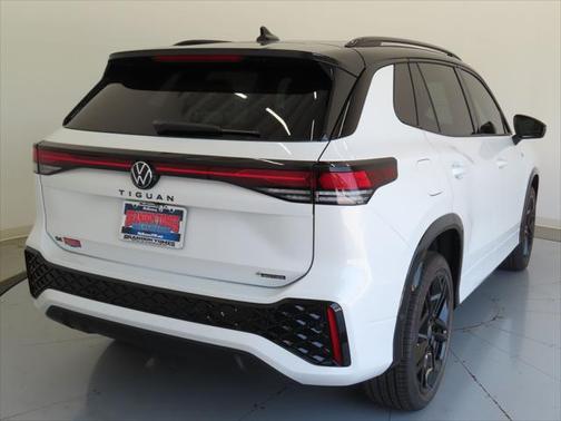 2025 Volkswagen Tiguan 2.0T SE R-Line Black 4MOTION