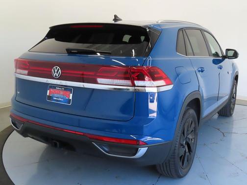 2025 Volkswagen Atlas Cross Sport 2.0T SE w/Technology