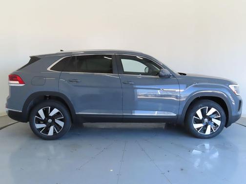 2025 Volkswagen Atlas Cross Sport 2.0T SEL