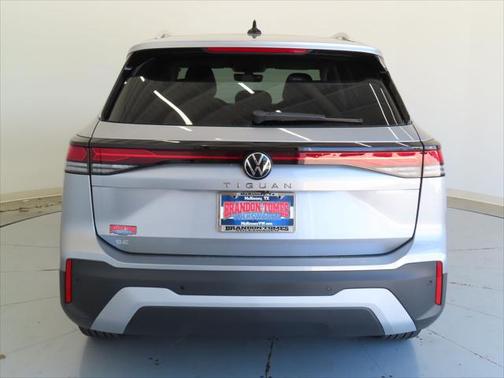 2025 Volkswagen Tiguan 2.0T SE