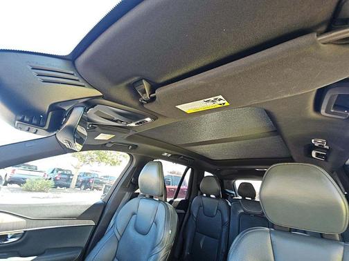 2021 Volvo XC90 T6 Inscription