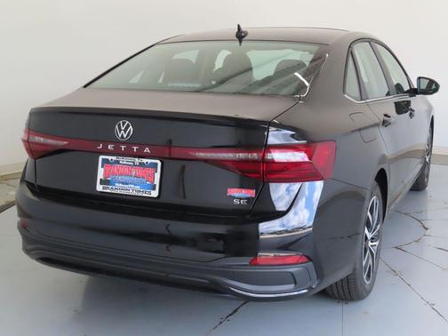 Deep Black Pearl 2026 Volkswagen Jetta 1.4T SE