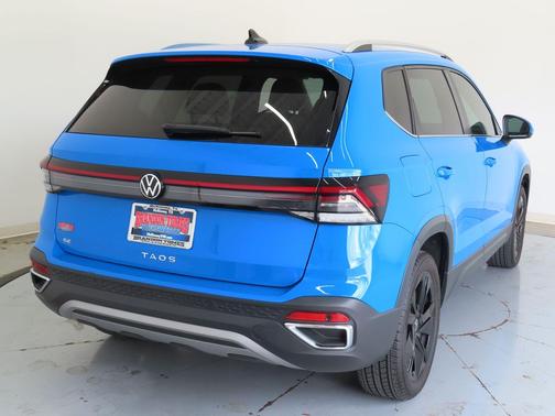 2025 Volkswagen Taos 1.5T SE