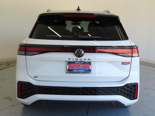 2025 Volkswagen Tiguan 2.0T SE R-Line Black