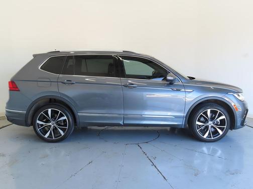 2022 Volkswagen Tiguan 2.0T SEL R-Line 4MOTION