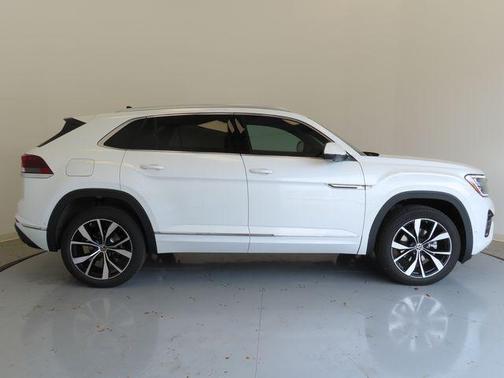 2025 Volkswagen Atlas Cross Sport 2.0T SEL Premium