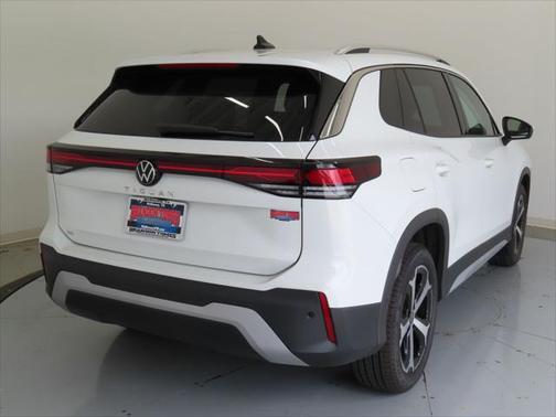 2025 Volkswagen Tiguan 2.0T SE