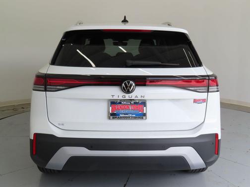 2025 Volkswagen Tiguan 2.0T SE