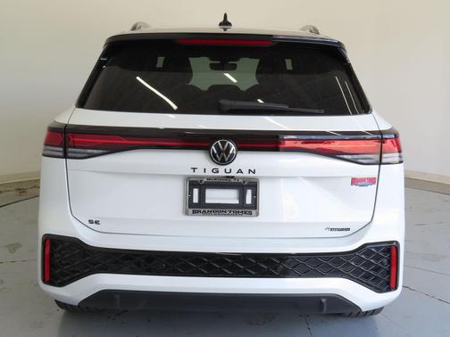 2025 Volkswagen Tiguan 2.0T SE R-Line Black 4MOTION