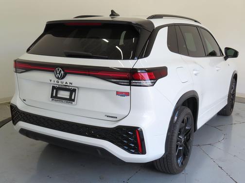 2025 Volkswagen Tiguan 2.0T SE R-Line Black 4MOTION