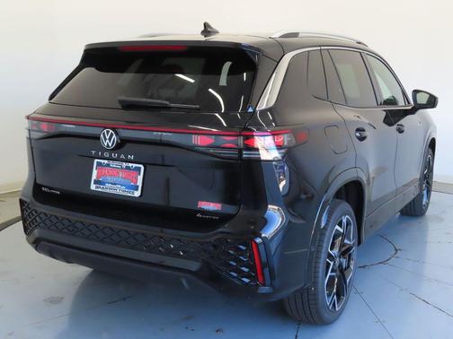 2026 Volkswagen Tiguan 2.0T SEL R-Line 4MOTION