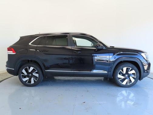 2025 Volkswagen Atlas Cross Sport 2.0T SEL
