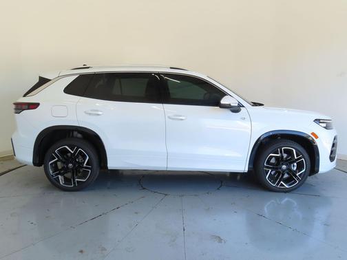 2026 Volkswagen Tiguan 2.0T SEL R-Line 4MOTION