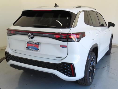 2026 Volkswagen Tiguan 2.0T SEL R-Line 4MOTION