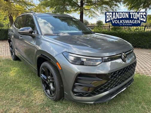 2025 Volkswagen Tiguan 2.0T SE R-Line Black