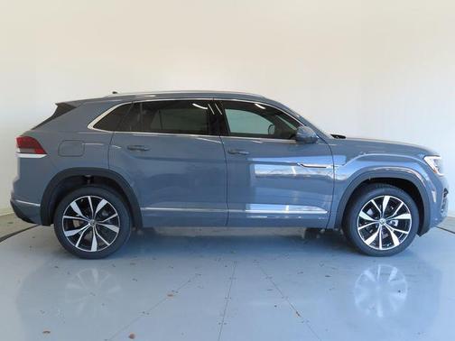 2025 Volkswagen Atlas Cross Sport 2.0T SEL Premium