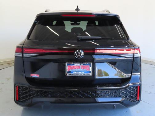 2025 Volkswagen Tiguan 2.0T SE R-Line Black