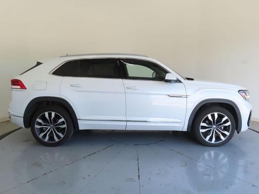 2022 Volkswagen Atlas Cross Sport 3.6L V6 SEL Premium R-Line
