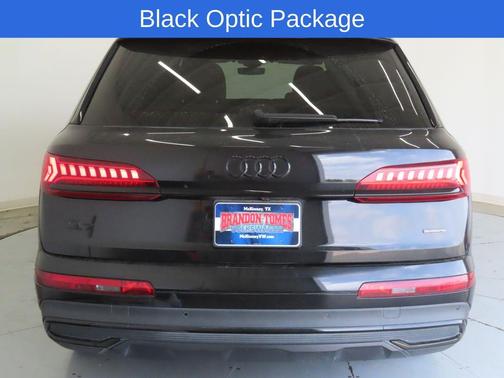Mythos Black Metallic 2022 Audi Q7 55 Premium Plus