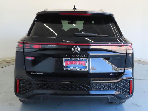 2026 Volkswagen Tiguan 2.0T SEL R-Line 4MOTION