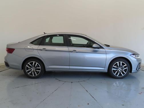 2026 Volkswagen Jetta 1.4T SE