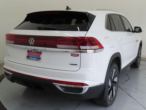 2026 Volkswagen Atlas Cross Sport 2.0T SEL