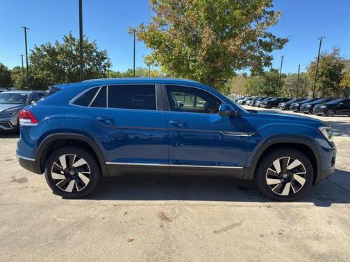 2025 Volkswagen Atlas Cross Sport 2.0T SEL