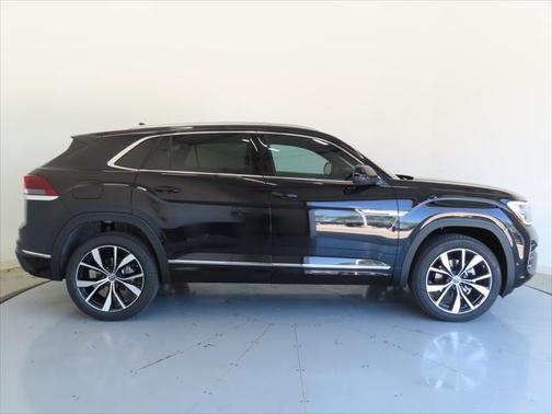 2025 Volkswagen Atlas Cross Sport 2.0T SEL Premium