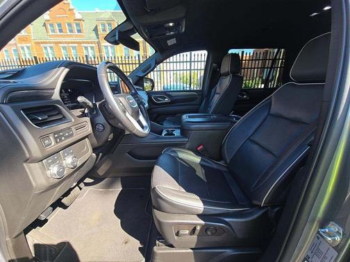 2022 GMC Yukon SLT