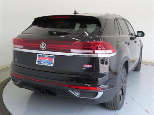 2025 Volkswagen Atlas Cross Sport 2.0T SE w/Technology 4MOTION