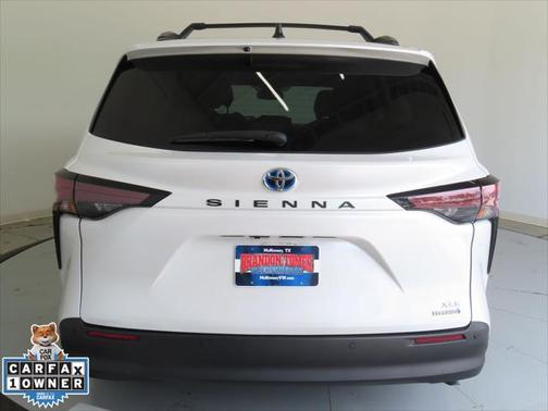 2023 Toyota Sienna XLE 8 Passenger