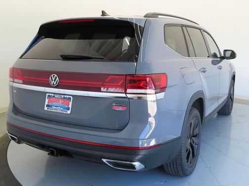 2025 Volkswagen Atlas 2.0T SE w/Technology 4MOTION