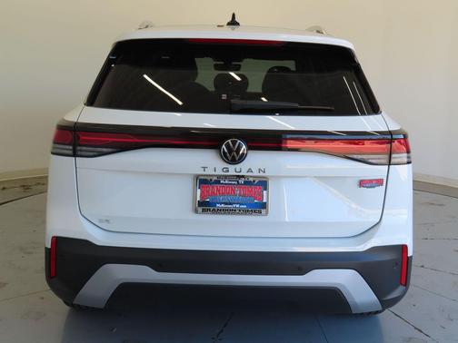 2025 Volkswagen Tiguan 2.0T SE