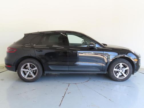 2017 Porsche Macan Base
