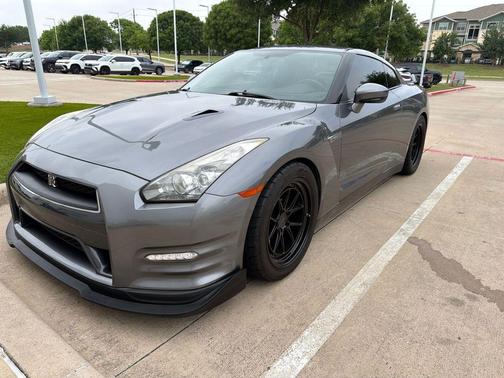 Gray 2014 Nissan GT-R Premium