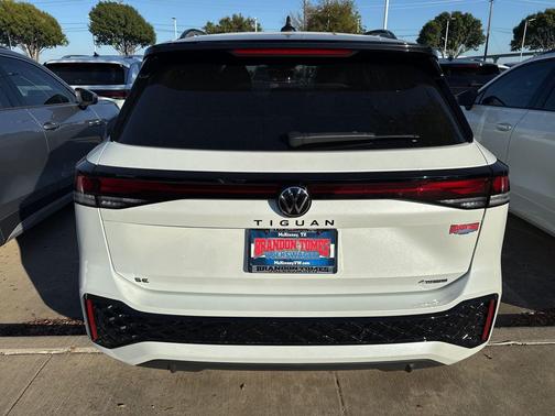2025 Volkswagen Tiguan 2.0T SE R-Line Black 4MOTION