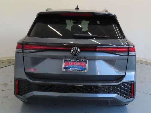 2025 Volkswagen Tiguan 2.0T SE R-Line Black