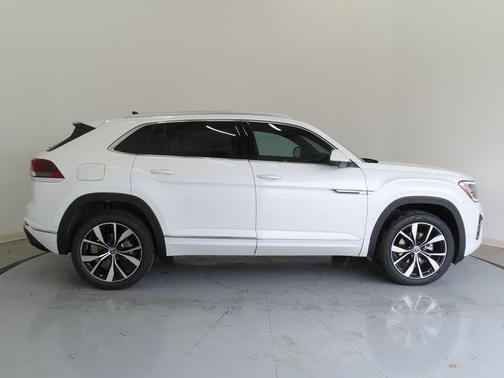 2025 Volkswagen Atlas Cross Sport 2.0T SEL Premium