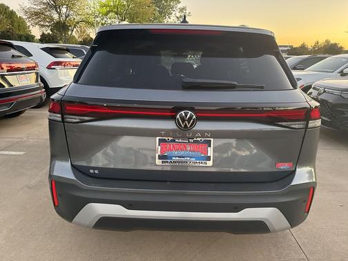 2025 Volkswagen Tiguan 2.0T SE